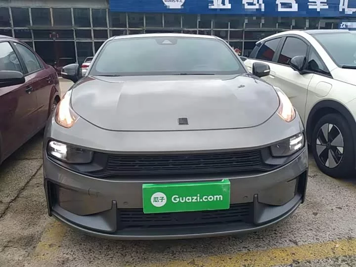 Lynk & Co 03