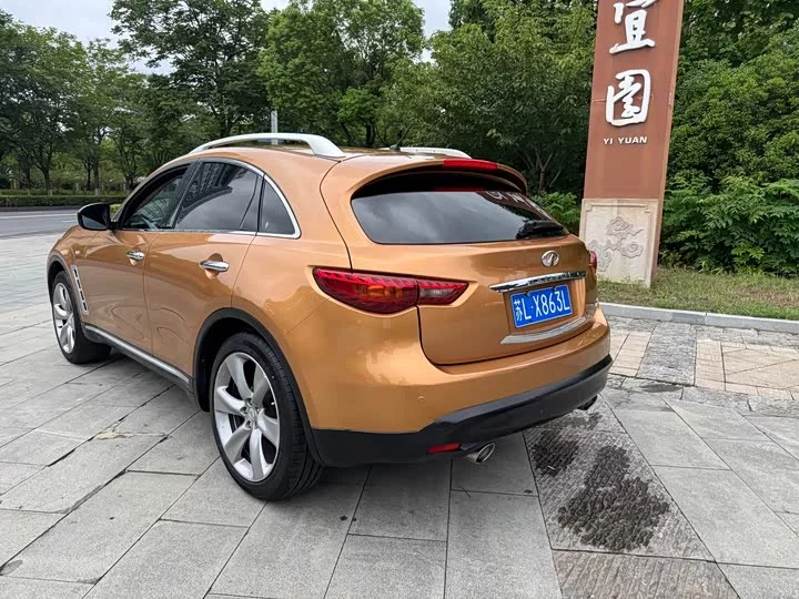 Infiniti FX