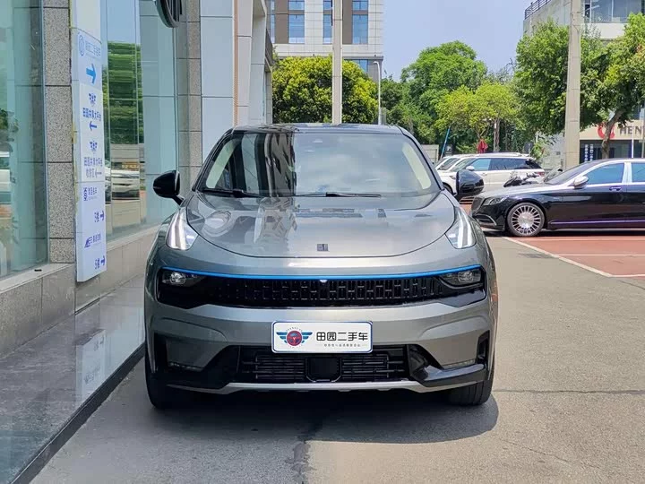 Lynk & Co 05