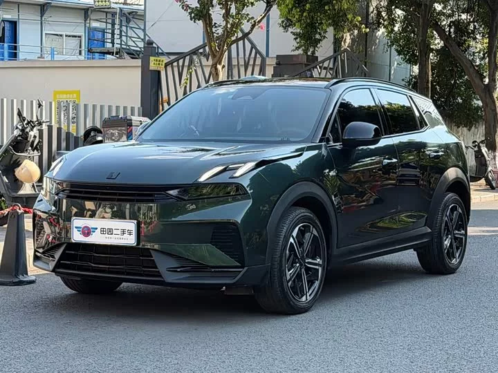 Lynk & Co 06 EM-P