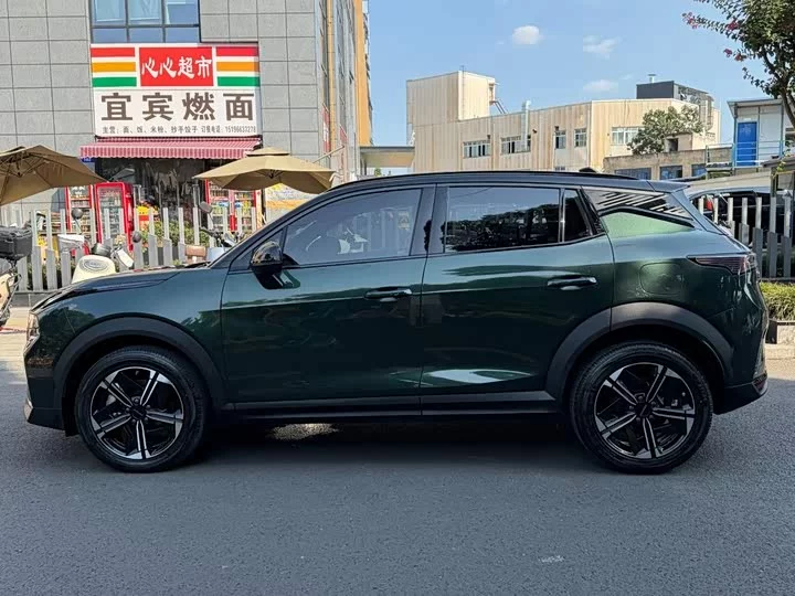 Lynk & Co 06 EM-P
