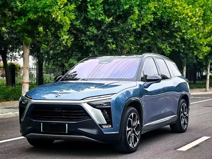 NIO ES8