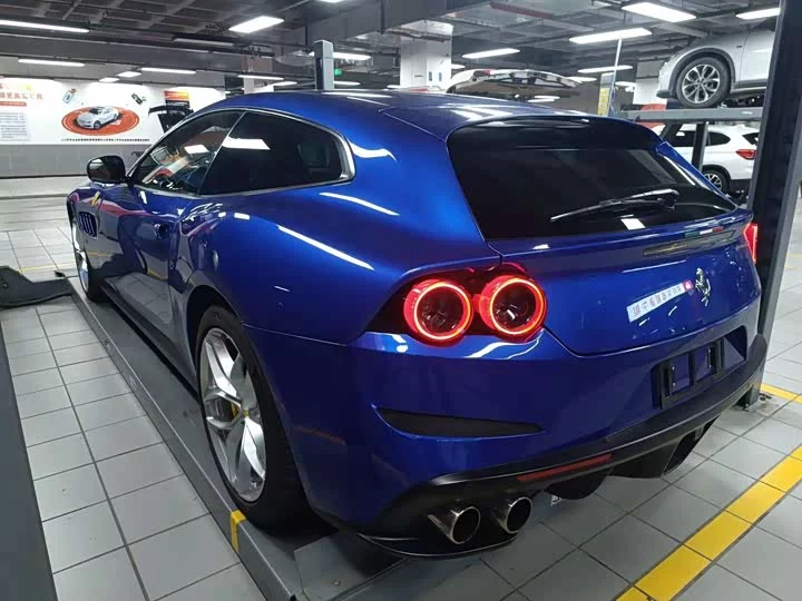 ferrari GTC4Lusso