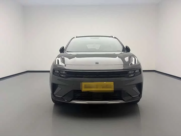 Lynk & Co 06
