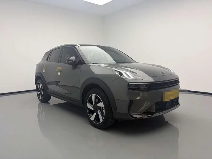 Lynk & Co 06