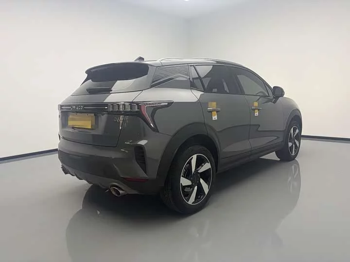 Lynk & Co 06