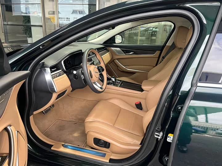 Jaguar XFL