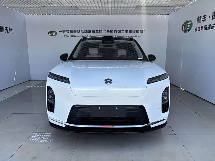 NIO ES8