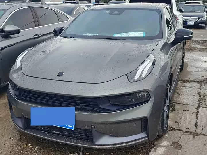 Lynk & Co 03