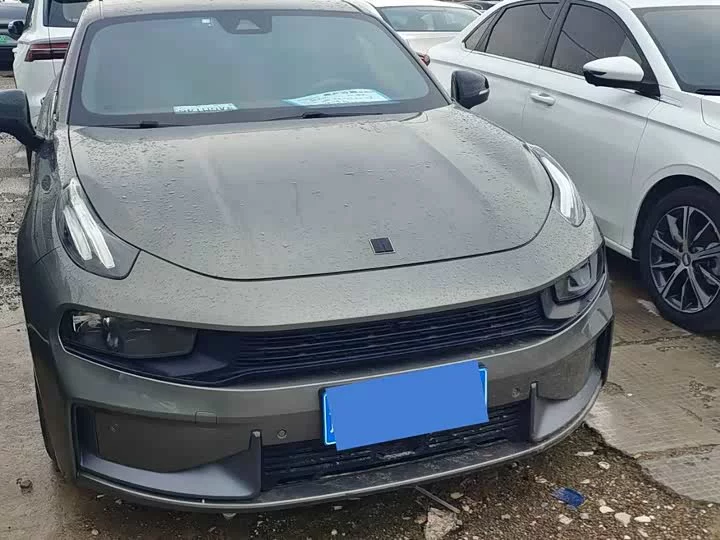 Lynk & Co 03