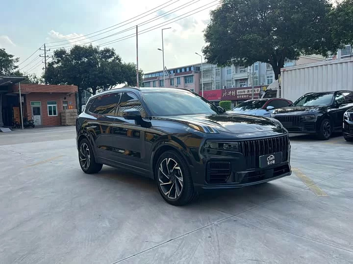 Lynk & Co 09