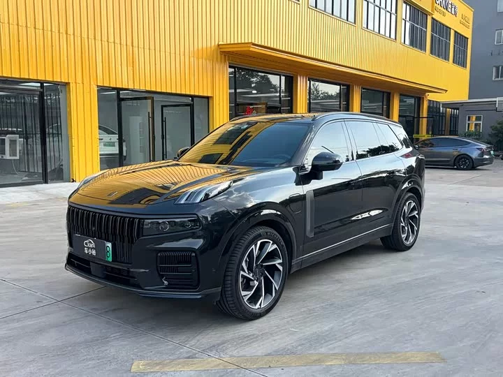 Lynk & Co 09