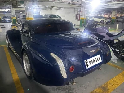 morgan Aero 8