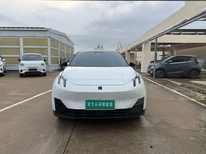 Lynk & Co Z20