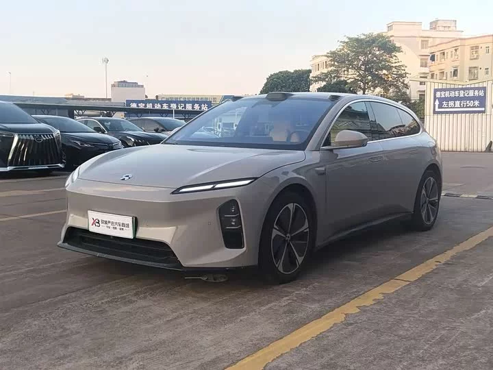 NIO ET5T