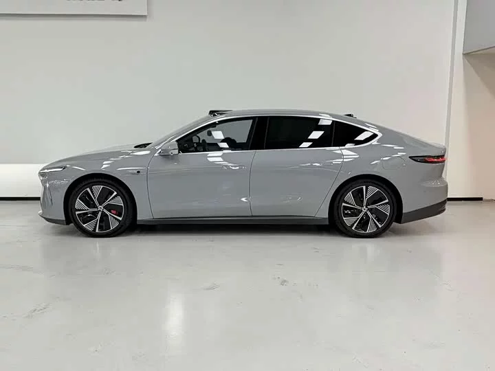 NIO ET7