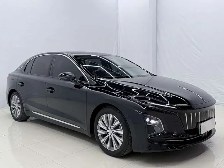 Hongqi E-QM5