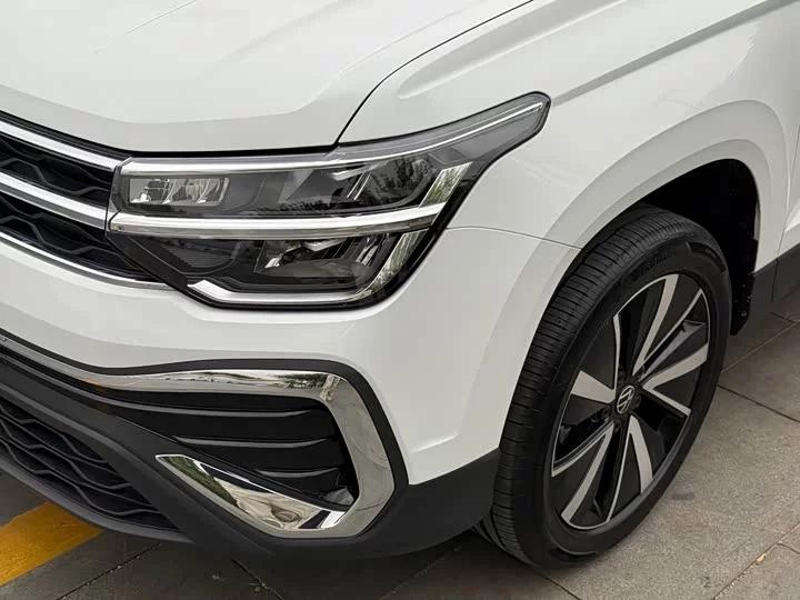 Volkswagen Tharu