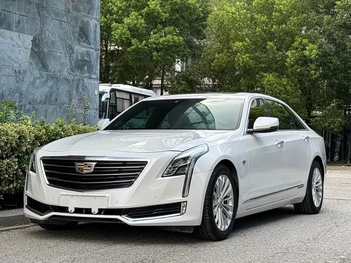 Cadillac CT6 PLUG-IN