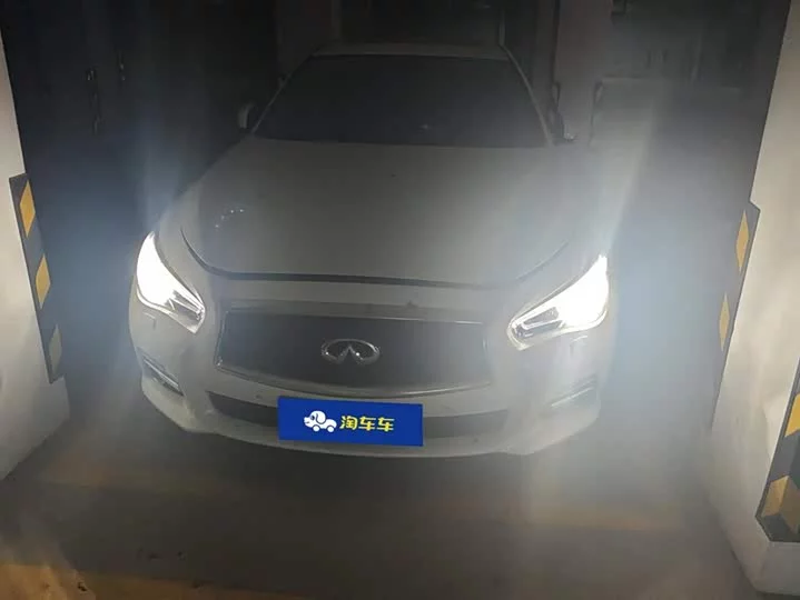 Infiniti Q50L