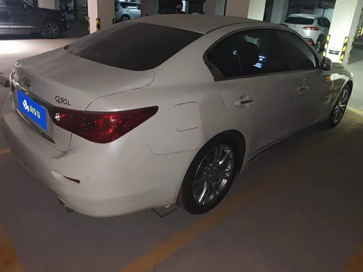 Infiniti Q50L