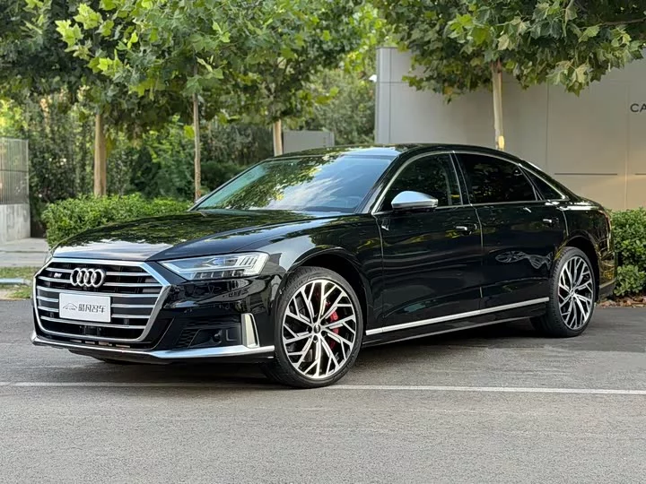 Audi S8