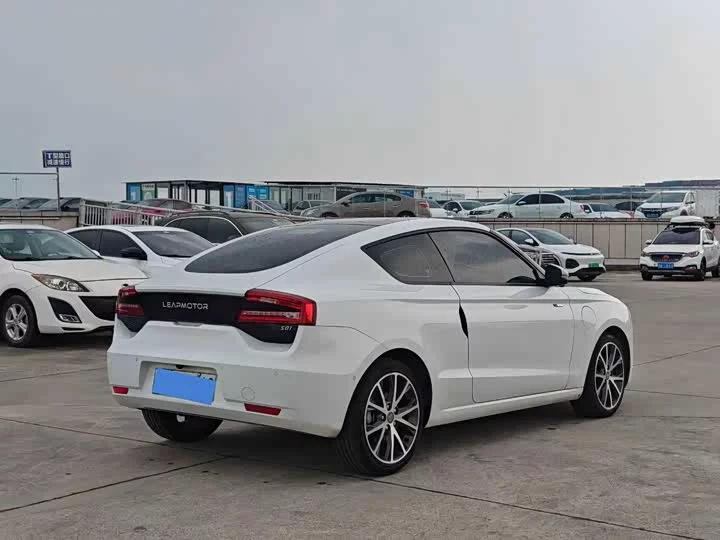 Leapmotor Leap running S01