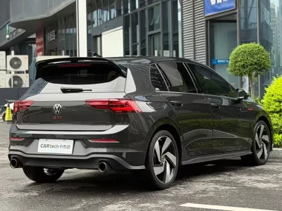 Volkswagen Golf GTI