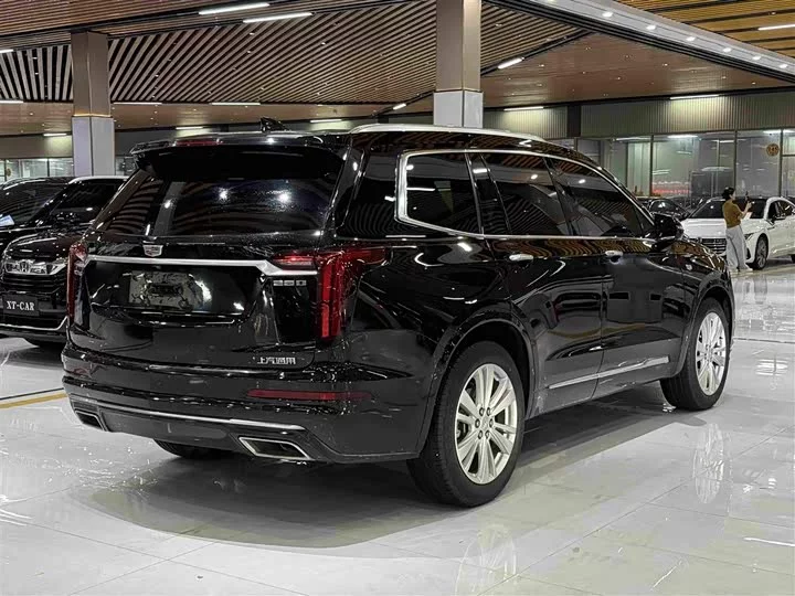 Cadillac XT6