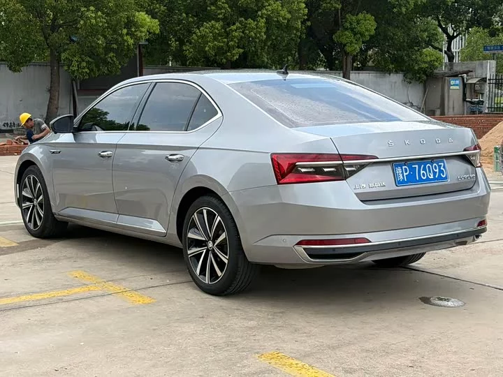 Skoda SuperB