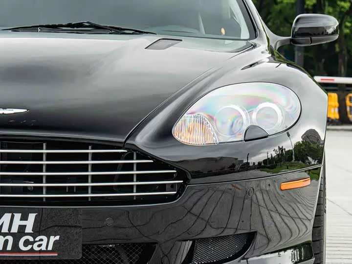 Aston Martin DB9
