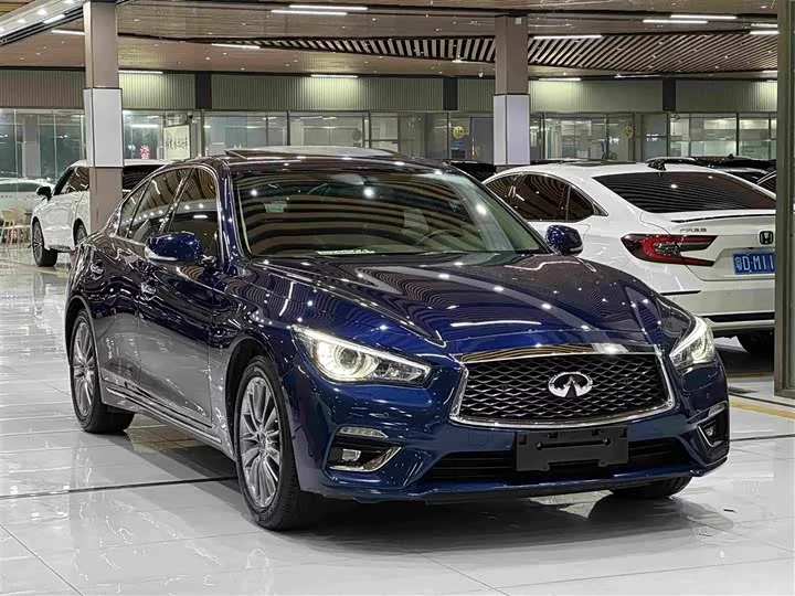 Infiniti Q50L