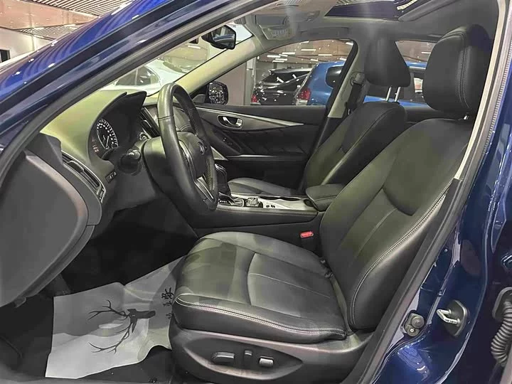 Infiniti Q50L