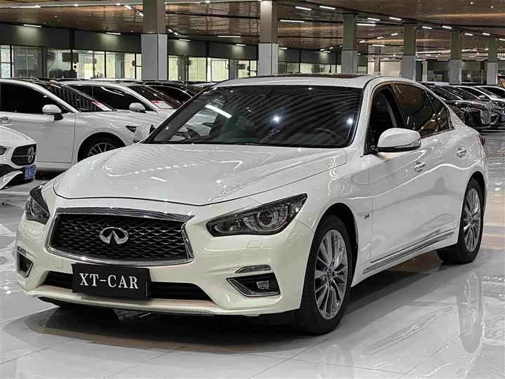 Infiniti Q50L