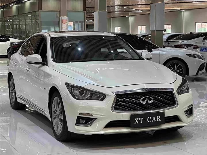 Infiniti Q50L
