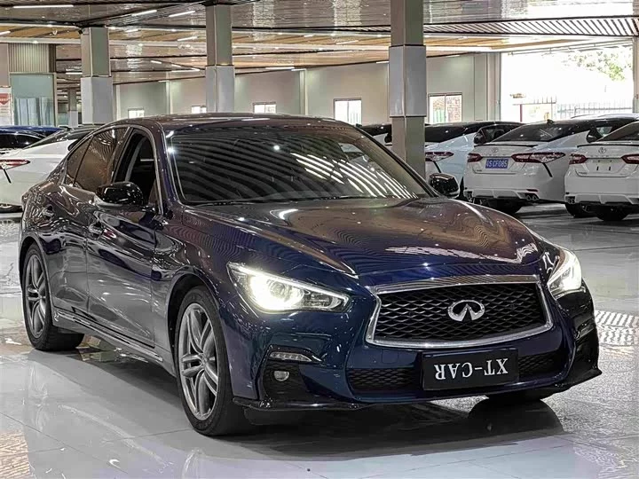 Infiniti Q50L