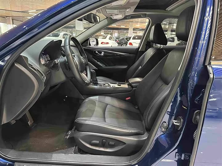 Infiniti Q50L
