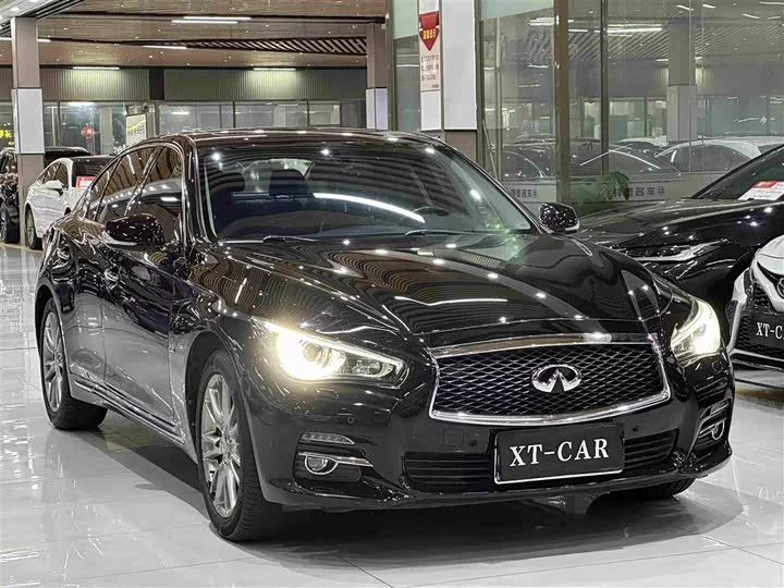 Infiniti Q50L