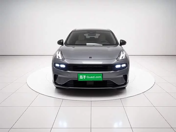 Lynk & Co 06 EM-P