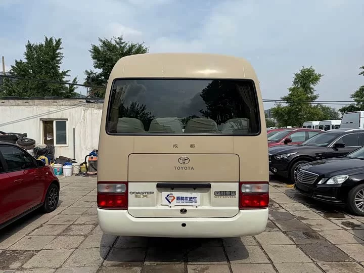 Toyota Costa