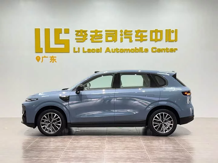 Leapmotor B10