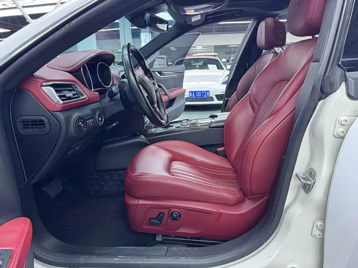 Maserati Ghibli