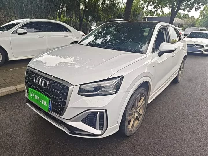 Audi Q2L