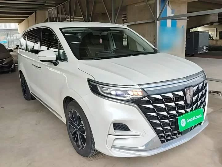 Roewe iMAX8