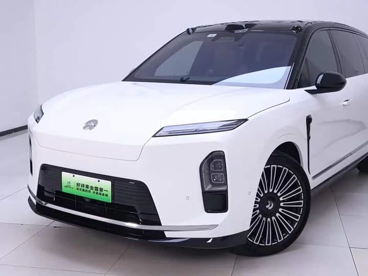 NIO ES8