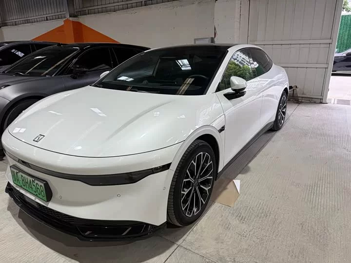 ZEEKR 007
