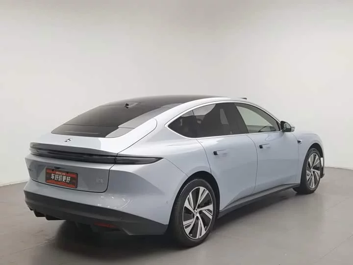 NIO ET5