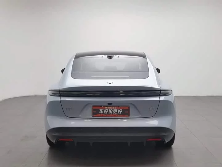 NIO ET5