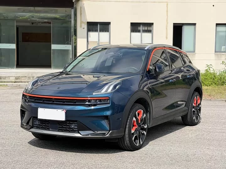 Lynk & Co 06