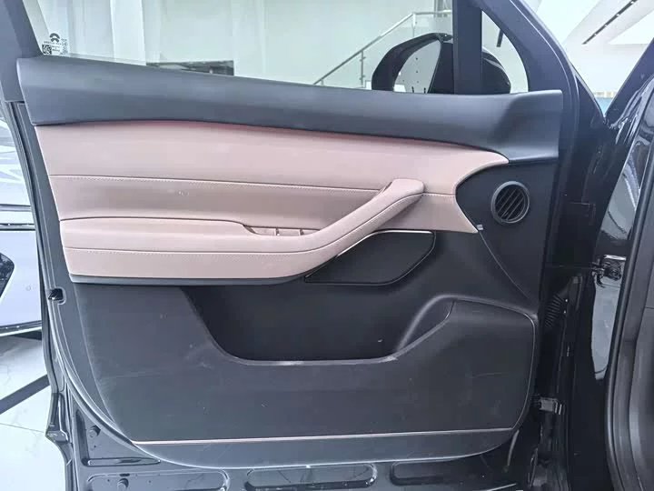 NIO ES6
